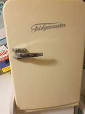 Dieser Mini-Kühlschrank sind